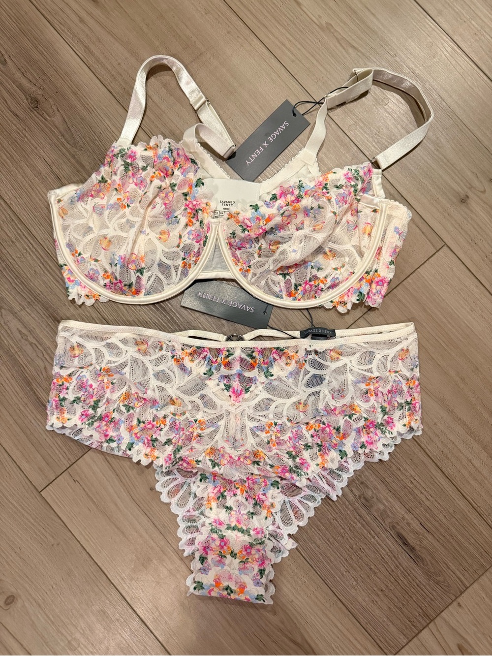 Savage X Fenty Cream Lace Floral Underwire Bra & Bikini Set